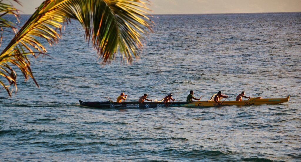 canoe, hawaii, sea-4632438.jpg